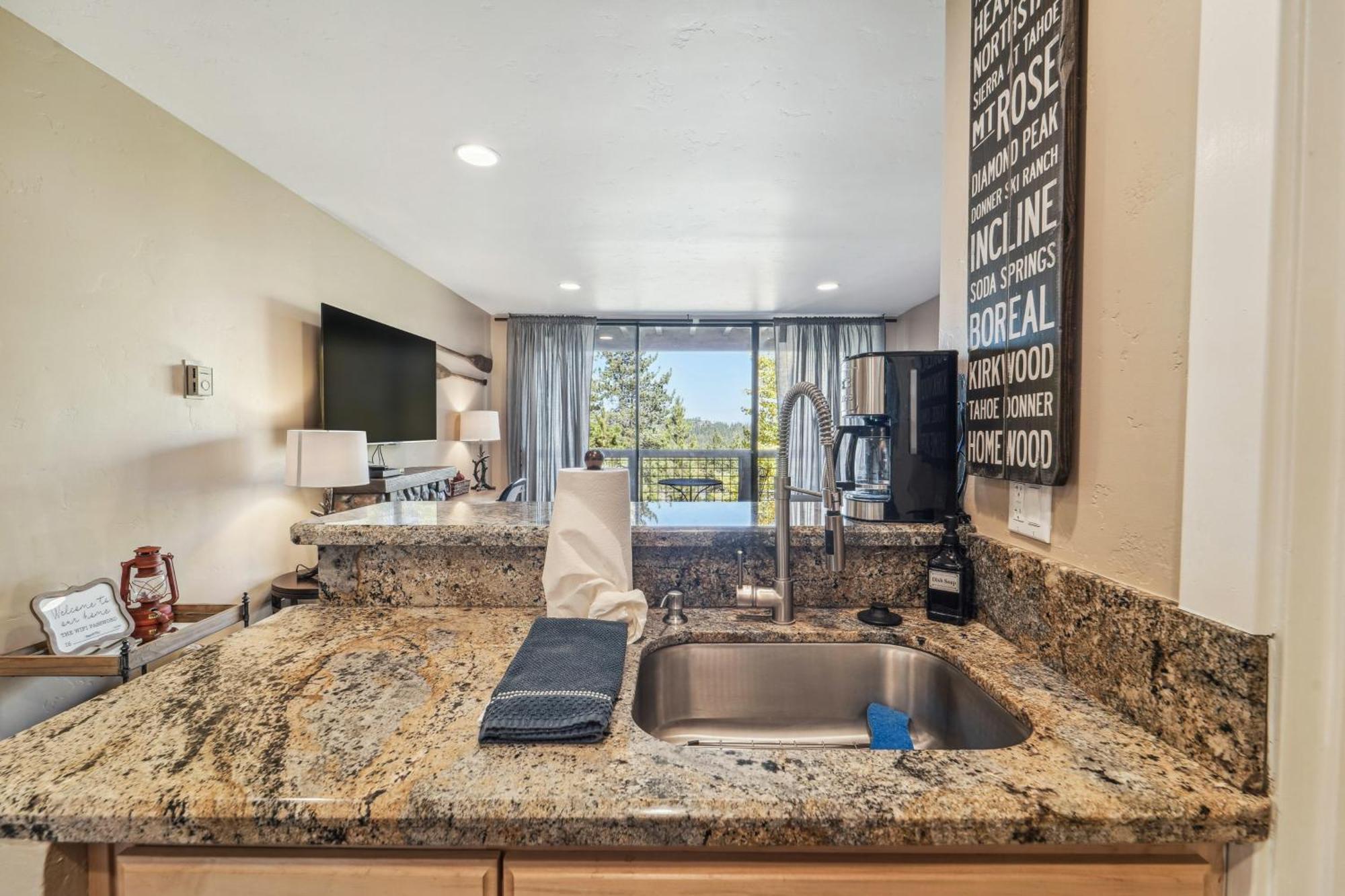 Truckee Studio With Balcony And On-Site Skiing! Екстер'єр фото